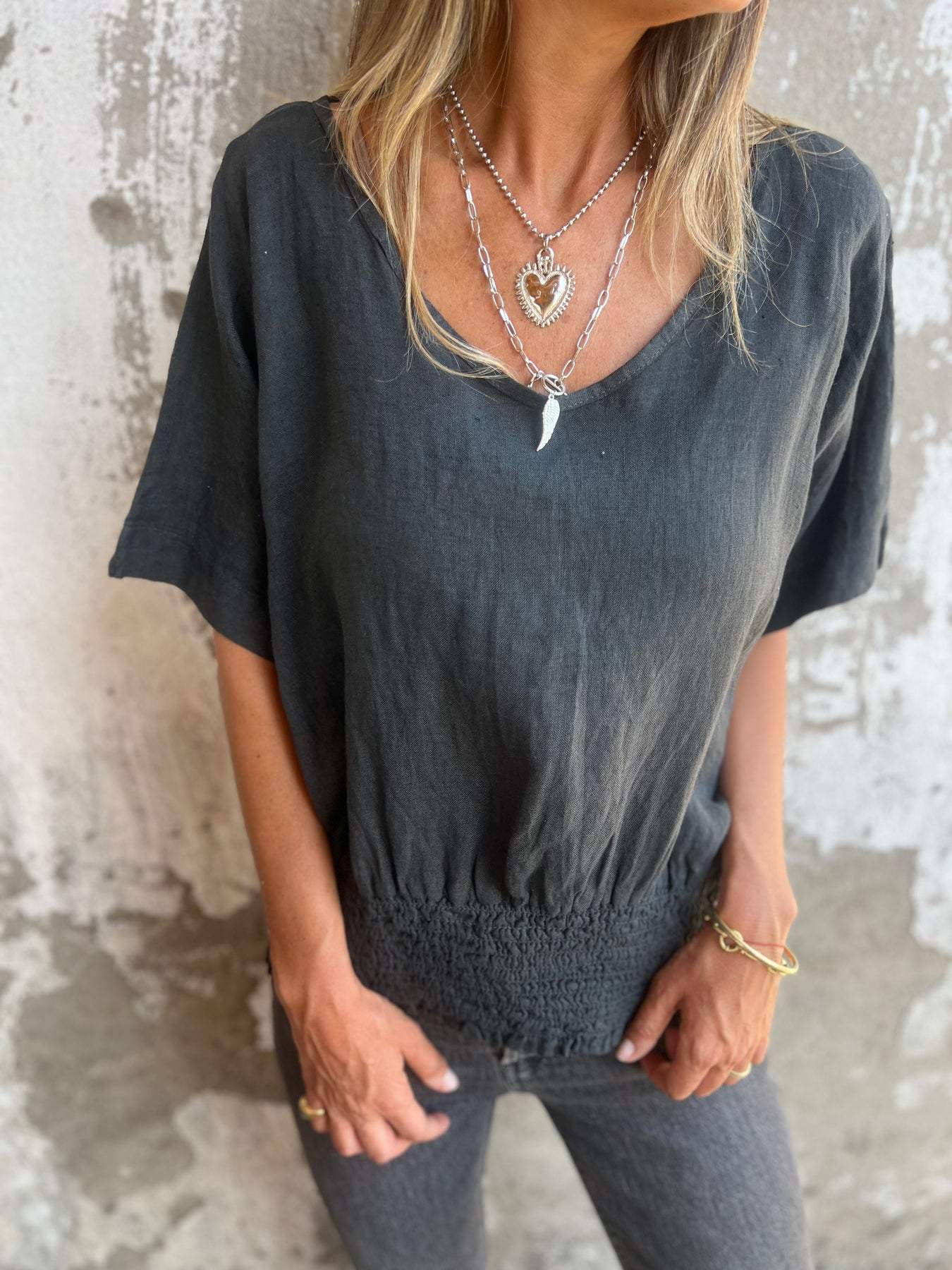 Ida™ | Behagelig Taljeret Bluse med V-hals