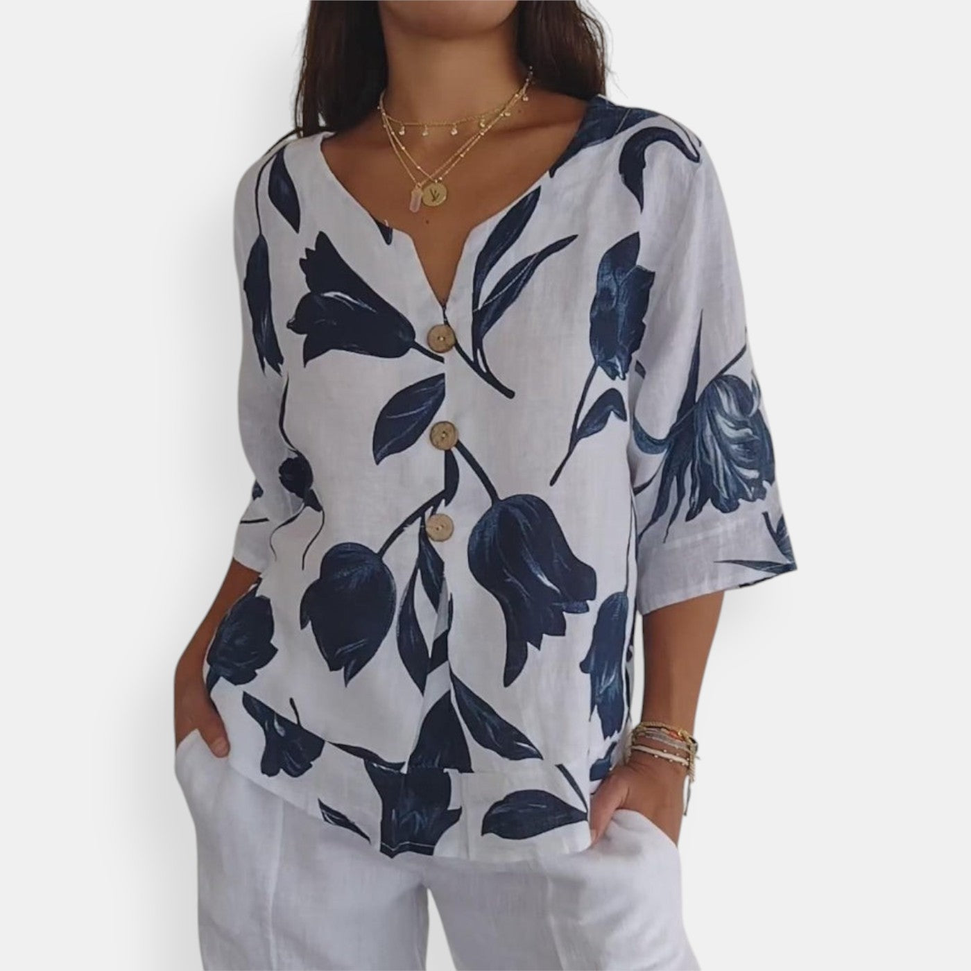 Anita™ | Bluse med Blomsterknapper